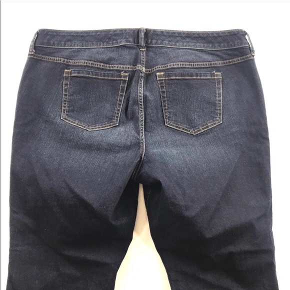 NWOT Torrid Dark Washed Cropped Jeans. Size 18 - Picture 4 of 5